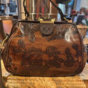 Patricia Nash Leather Very Good Condition Brown Barkleaves Gracchi Purse
